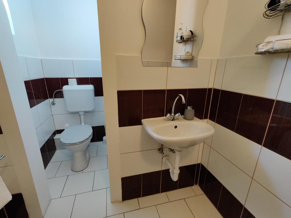 Katalin Apartmanhaz Мишкольц Экстерьер фото