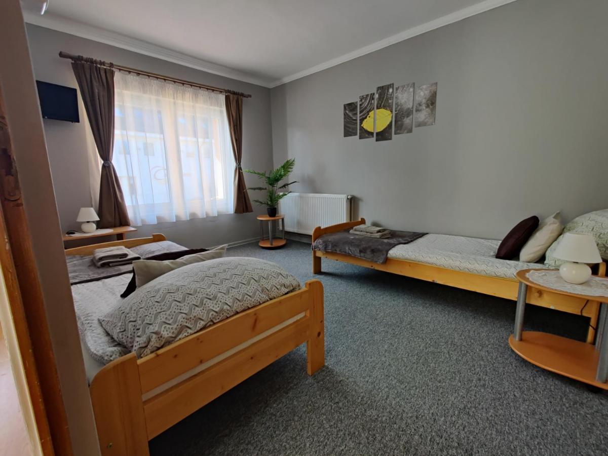 Katalin Apartmanhaz Мишкольц Экстерьер фото
